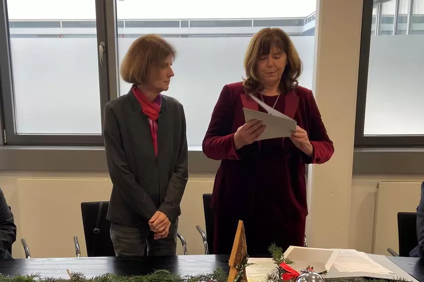 Mit Cornelia Reifenberg (links) geht die dienstälteste Beigeordnete nach 22 Jahren und neun Monaten.