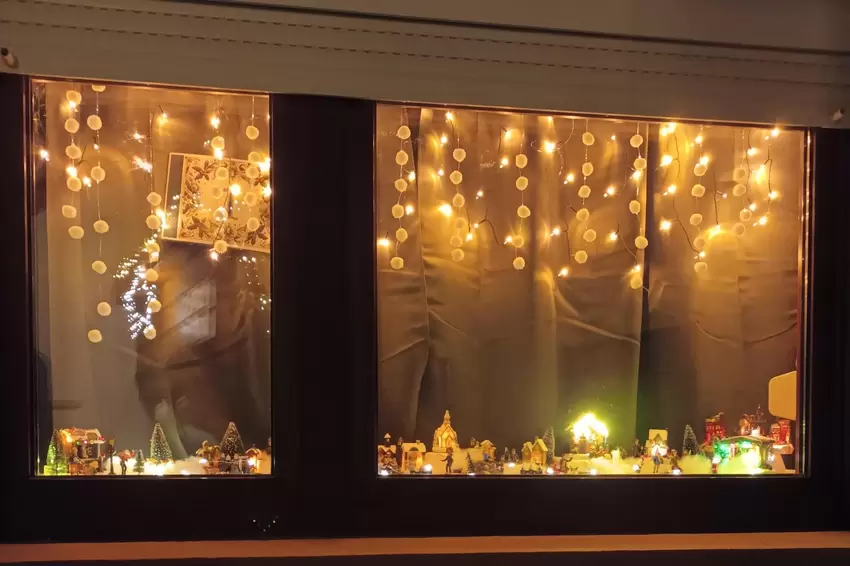 Auch in Dannenfels gibt es schöne Fenster zu sehen, wie dieses Küchenfenster.