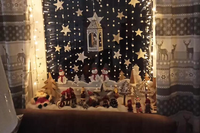 Mit Schneemännern hat Gabriele Damberger aus Rittersheim ihr Fenster geschmückt.
