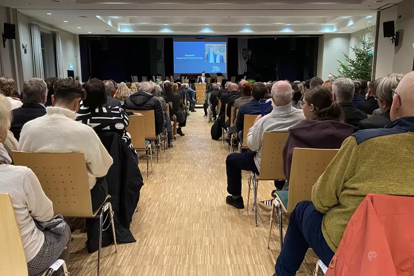 Gut gefüllt: das Grünstadter Weinstraßen-Center bei der Amtswechsel-Zeremonie.