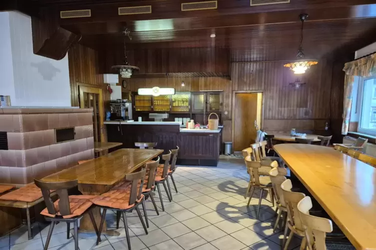 Der Verein Vineyard Albessen hat das fr&uuml;here Gasthaus Klein gekauft, um es als Gemeindezentrum zu nutzen. Die Einrichtung in der