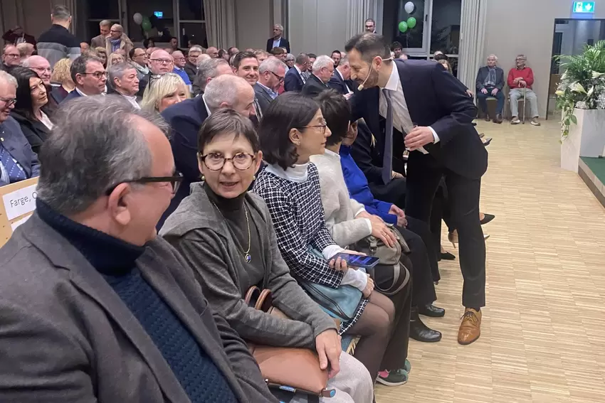 Begrüßt Gäste bei seiner Amtseinführung als neuer Grünstadter Bürgermeister: Mimmo Scarmato.