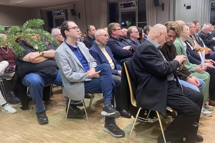 Bei der Verabschiedung des bisherigen Bürgermeisters Klaus Wagner und der Einführung seines Nachfolgers Mimmo Scarmato: der unt