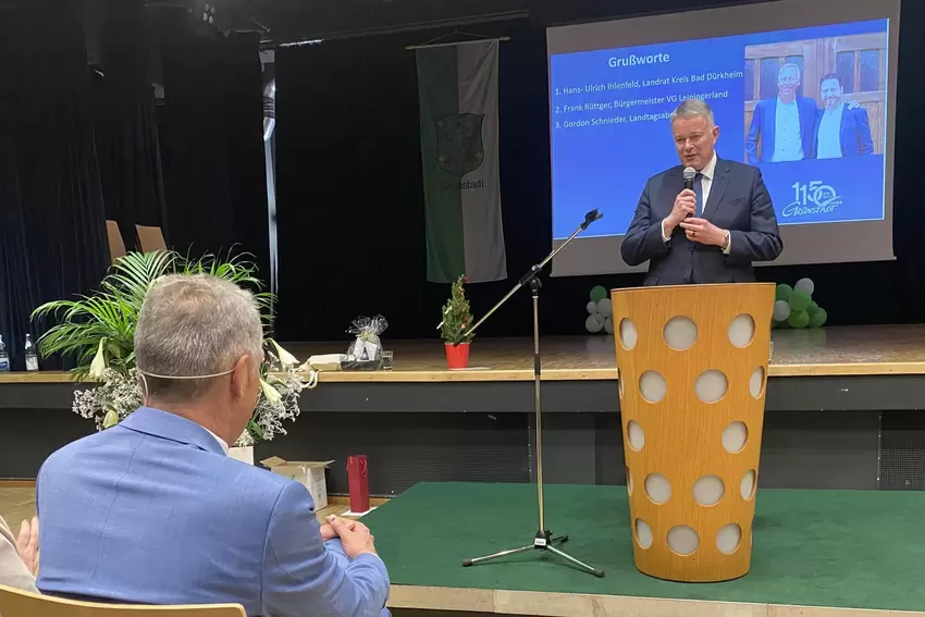 Hält bei der Grünstadter Amtswechsel-Zeremonie ein Grußwort: CDU-Landeschef Gordon Schnieder.