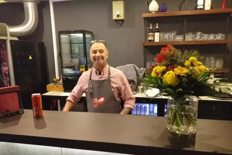 Inhaber Michele Falotico freut sich über seine neue Bleibe. 