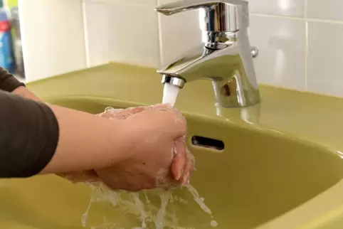 Ein Durchschnittshaushalt zahlt künftig zwischen 22 und 54 Euro mehr im Jahr fürs Wasser. 