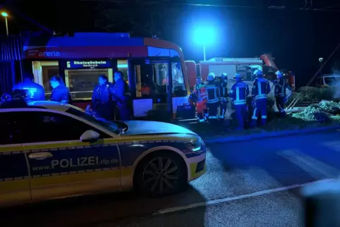 Der Mann wurde von einer Straßenbahn erfasst und starb noch an der Unfallstelle