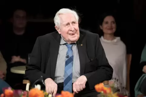 War Ministerpräsident von Rheinland-Pfalz und von Thüringen sowie Speyers Ehrenbürger: Bernhard Vogel. Er starb am 2. März 2025.