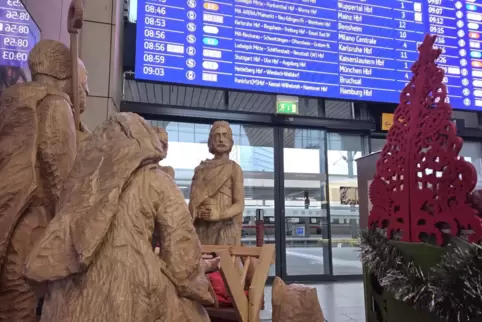 Die Krippe als Hoffnungszeichen: Wer an Weihnachten am Hauptbahnhof strandet, findet Hilfe bei der Bahnhofsmission. 