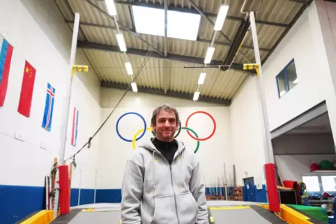Regisseur: Auf der Landkarte des deutschen Stabhochsprungs ist die Halle des LAZ Zweibrücken eine wichtige Adresse. Für Andrei T