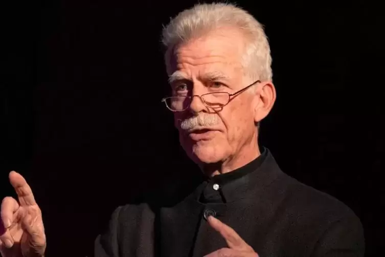 Erik van Lier dirigiert.