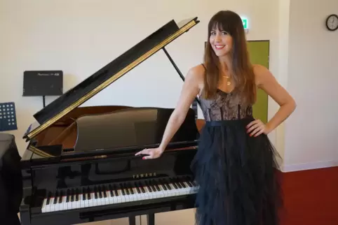 Carina Smerdon in der Frankenthaler Musikschule, dort hat ihre Karriere begonnen.