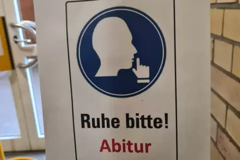 Die besinnliche Zeit ist für viele Schüler bald vorbei. Es gilt, fürs Abi zu lernen. 