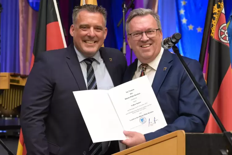 Alter Landrat, neuer Landrat: Volker Knörr (links) beerbt Mitte November Clemens Körner. 