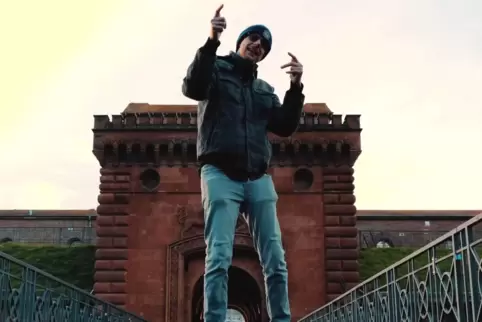 Rap vor dem Weißenburger Tor: Eine Szene aus dem Video von Ornicard. 