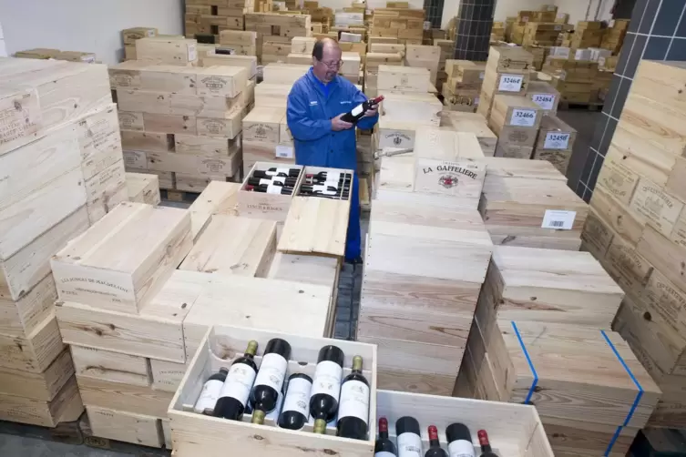 Auf einer Fl&auml;che von 4000 Quadratmetern wird Wein gelagert.
