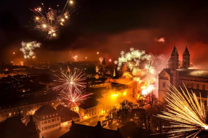 Silvesterfeuerwerk: Schöne Bilder, aber noch zeitgemäß?