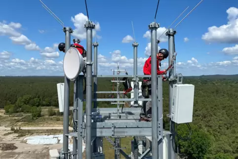 Vodafone hat angekündigt, zwei neue Funkstationen in Hauenstein zu bauen und 31 bestehende Sender auf 5G-Technik umzurüsten. 