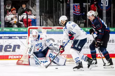 Adler-Torwart Maximilian Franzreb machte ein starkes Spiel. 