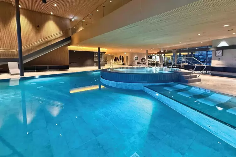 Die Salinarium Therme uin Bad D&uuml;rkheim &ouml;ffnete im Sp&auml;tjahr 2025.