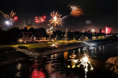 Alles Gute im neuen Jahr, Speyer! Die Stadtpolitik kann ihren Anteil daran haben. Alles Gute im neuen Jahr, Speyer! Die Stadtpolitik kann ihren Anteil daran haben.