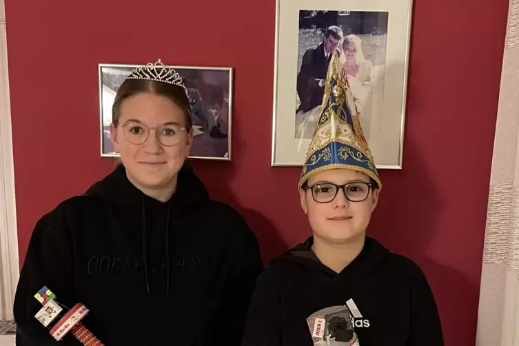 Das Jugendprinzenpaar Luna I. (Hott) und Mika I. (Illgen).