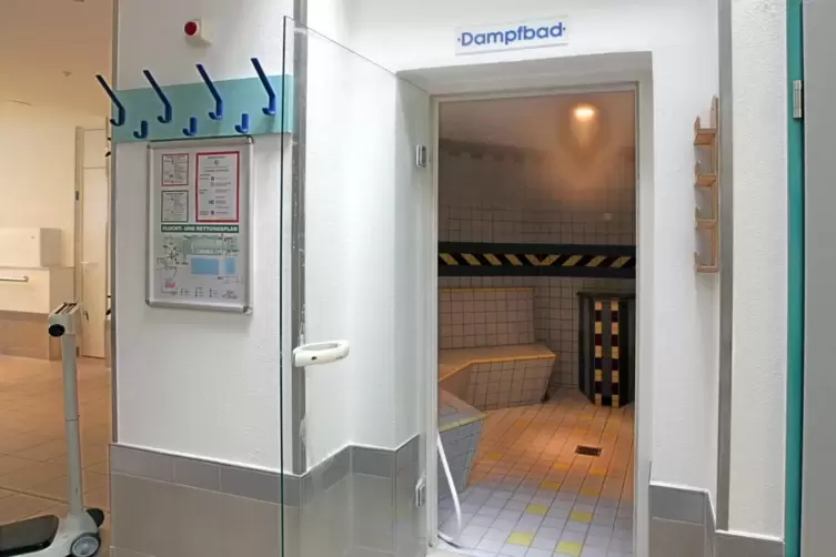 In die Jahre gekommen: Dampfbad im Schifferstadter Schwimmbad. 