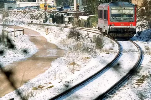 Zu den Strecken, auf denen das Maxx-Ticket jahrzehntelang an Schultagen erst ab 14 Uhr galt, gehört die Lautertalbahn in den Kre