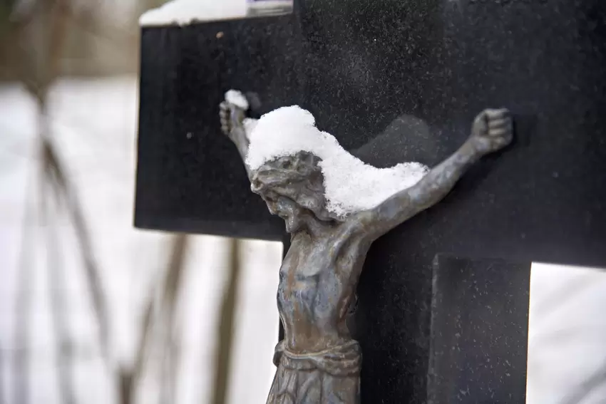 Das Jesuskreuz im Parkfriedhof.