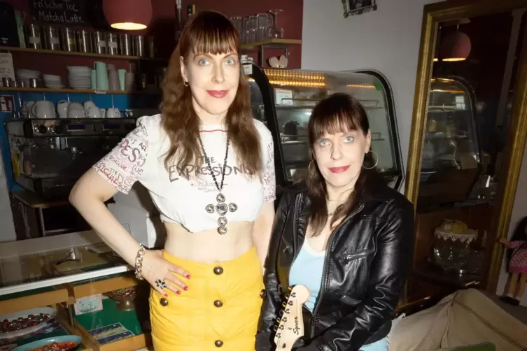 Für immer Punkrock: die Autorinnen Kersty Grether und Sandra Grether. 