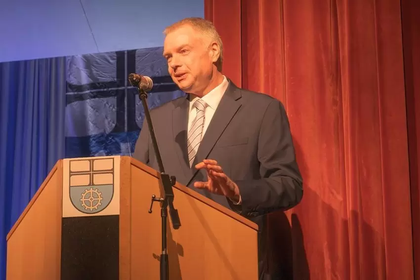 Er machte die Neujahrsansprache zum Dreiteiler: Bürgermeister Andreas Poignée.