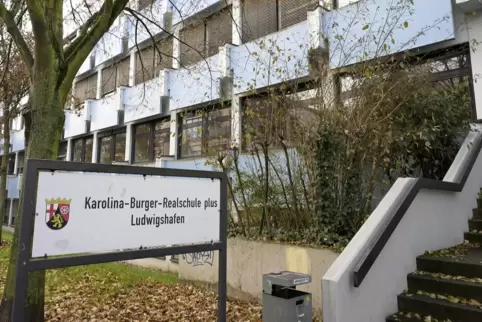 Eingangsbereich der Karolina-Burger-Realschule in Mundenheim.