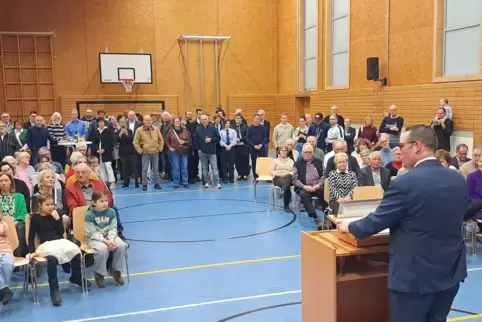 Auch das Blütenfest und die Eröffnung des TSG-Sportheims schnitt Ortsvorsteher Aaron Holaus bei seinem Neujahrsempfang an. 