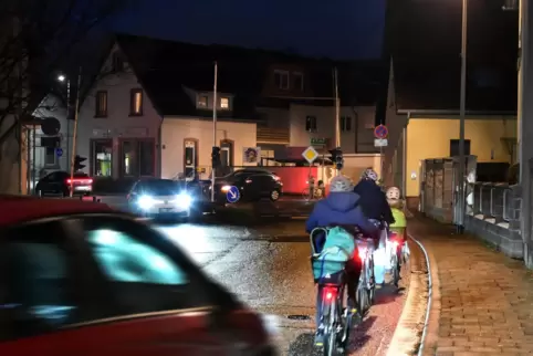 Durch die Umleitung sind nun in Dudenhofen insbesondere morgens deutlich mehr Autos unterwegs. 