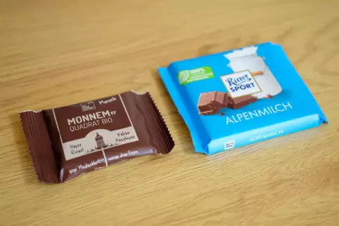 40 Gramm Mannheimer Haferriegel gegen 100 Gramm Schokolade vom schwäbischen Großproduzenten. 