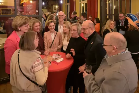 Die SPD empfängt ihre Gäste: Auch Vertreter aus dem Umland und Delegationen von Vereinen waren dabei. Die SPD empfängt ihre Gäste: Auch Vertreter aus dem Umland und Delegationen von Vereinen waren dabei.