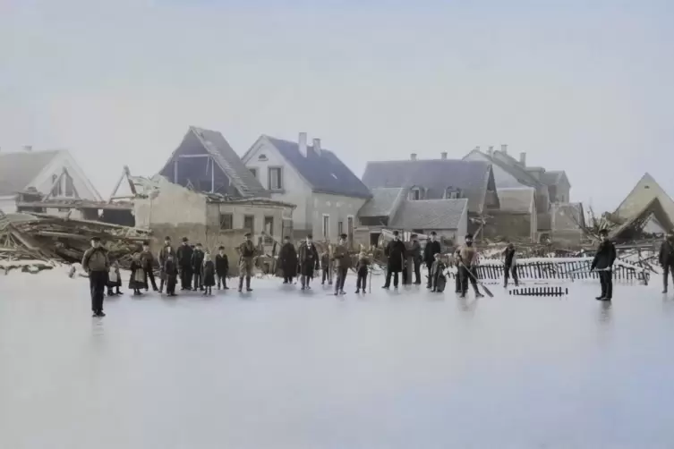 Alles unter Wasser: So sah es aus im Ludwigshafener Stadtteil Friesenheim, nachdem der Rhein zum Jahreswechsel 1882/83 als Folge