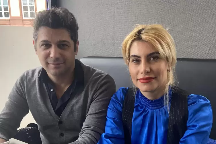 F&uuml;hren mehrere Bars und Kneipen in Neustadt: Amir und Maki Foumani. 