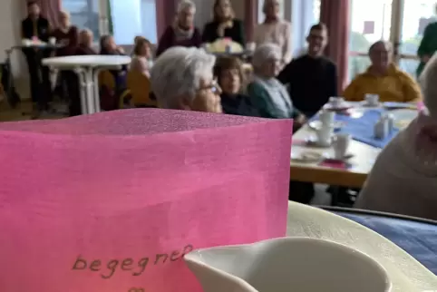 Beide Säle im Dietrich-Bonhoeffer-Haus waren bei der Eröffnung restlos gefüllt.
