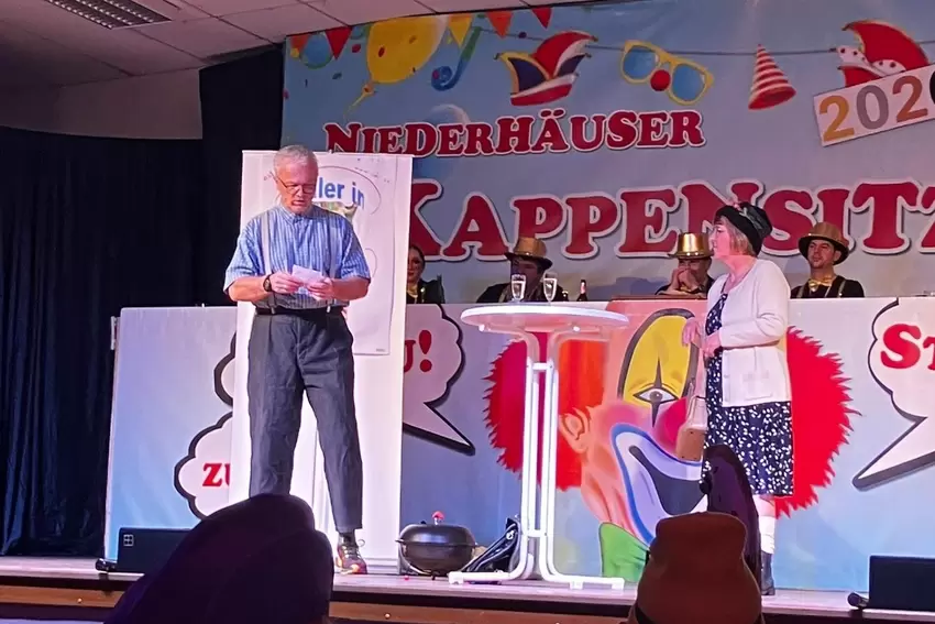 Annette Schreiber und Burkhard Grünewald auf der Bühne.