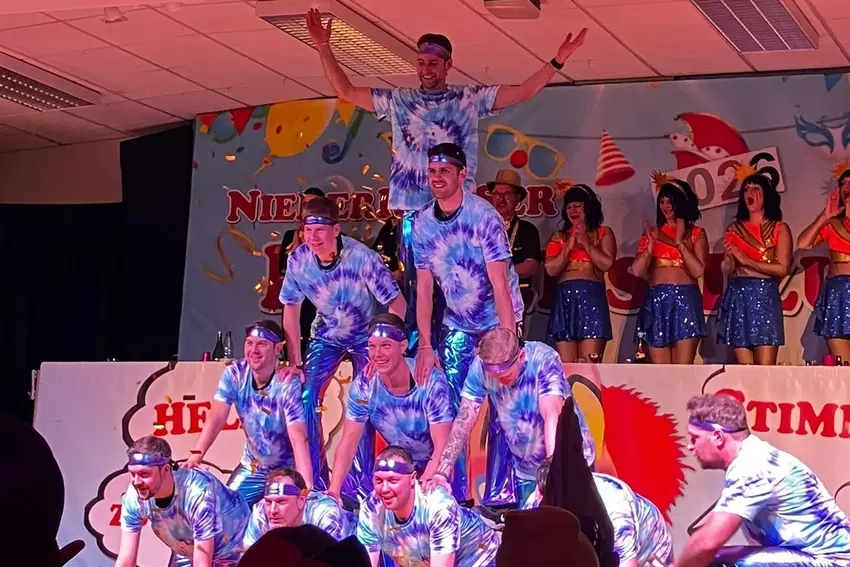 Das Männerballett hatte sich das Motto ABBA ausgesucht.