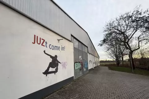 Verlassen, verschlossen, verwaist: Das Bobenheim-Roxheimer Jugendzentrum ist seit Mitte der 90er-Jahre in dieser Halle angesiede