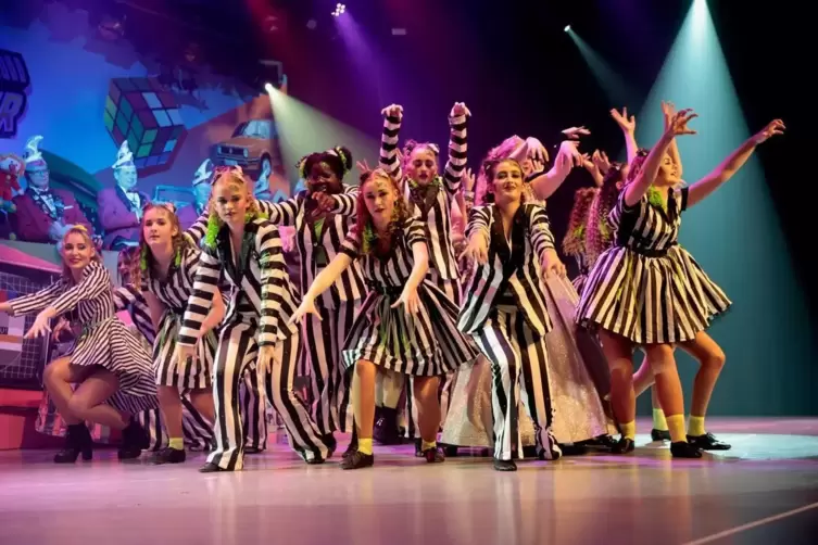 Die Bika-Teens bringen den 80er-Film Beetlejuice auf die Bühne. 