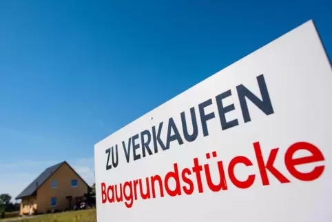 Grundsteuer C geplant: Sie könnte dazu beitragen, dass bebaubare Grundstücke nicht zu lange unbebaut bleiben. Grundsteuer C geplant: Sie könnte dazu beitragen, dass bebaubare Grundstücke nicht zu lange unbebaut bleiben.