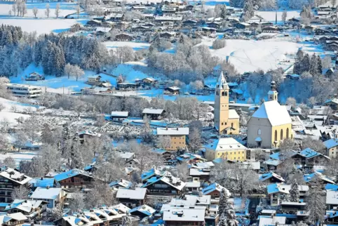 Kitzbühel will sich nicht auf Prominenz und Skirennen reduziert sehen und verweist auf ein ganz normales Alpendorf-Leben außerha