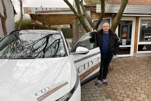 In der City-Fahrschule Dieter Bernardy betreuen Tony Kremer und sein Team aktuell 468 Fahrschüler.