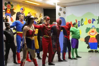 Superhelden des DC- und des Marvel-Universums vereinte das Hinzwillerer Männerballett. 