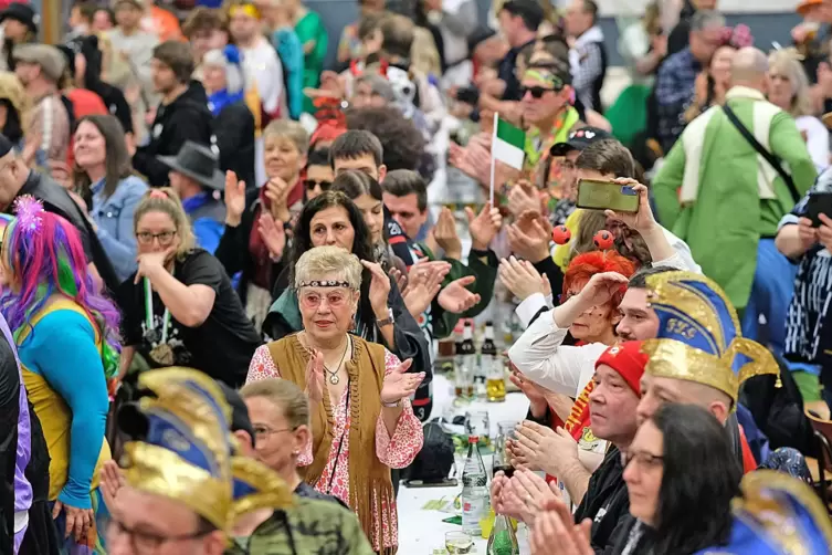 Die Besucher kamen aus dem Klatschen nicht mehr heraus. 