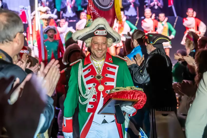 Der neue Major Florian Hupp beim Ausmarsch.