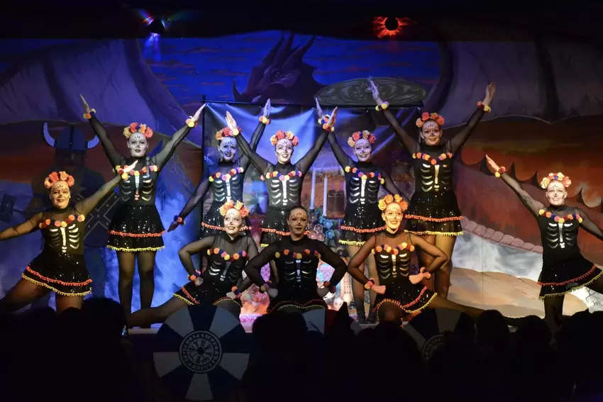 Die Tanzgruppe Bella Vista aus Steinbach hatte sich das Motto »Dia de los muertos – Tag der Toten« ausgesucht.